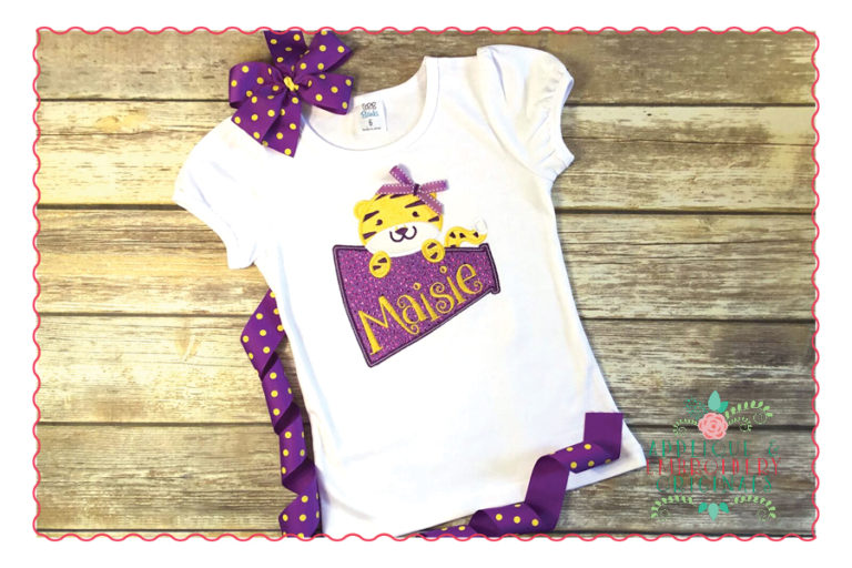 1448 Tiger Megaphone Football Mascot Applique Design - Image 2