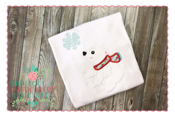 147 Polar Bear with Snowflake Applique Design