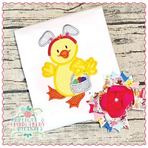 1563 Easter chick with Bunny Ears Applique Design