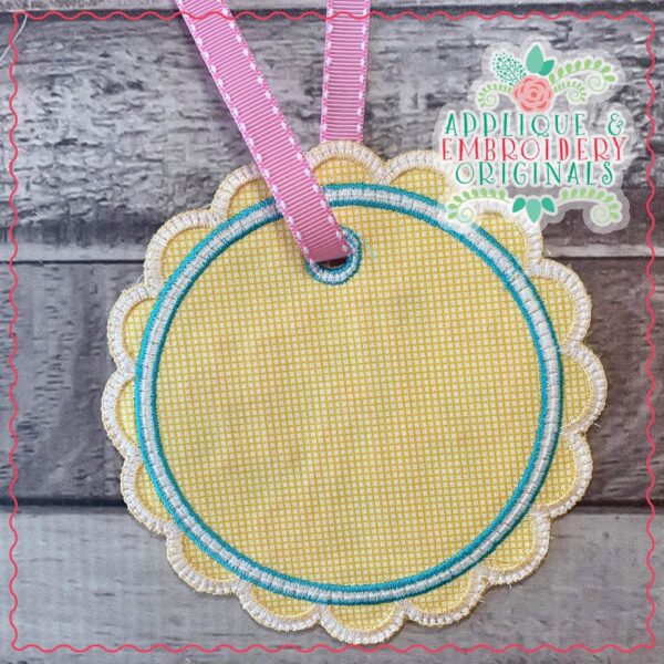1974 Tag Double Scallop Applique Design - Image 2