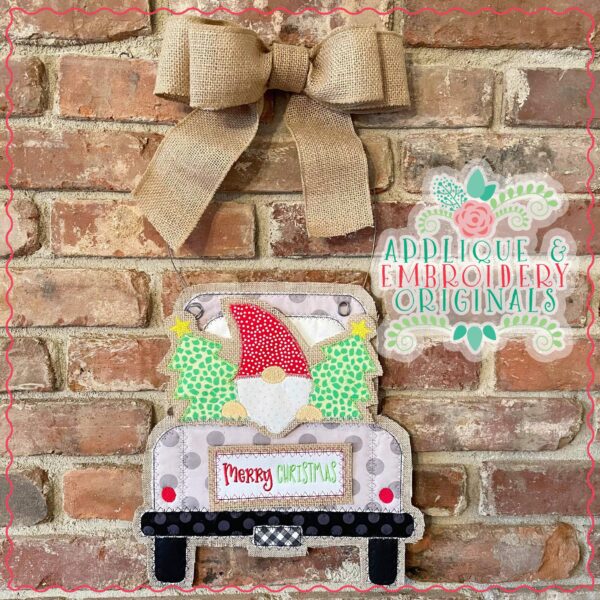 2917 Gnome with Christmas Tree Tab Interchangeable Design for Truck - Image 3