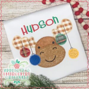2870 Moose with Ornaments All-In-One Applique Design