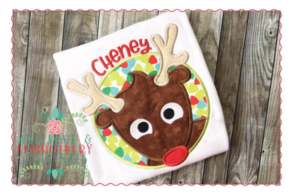 076 Christmas Reindeer in Circle Applique Design