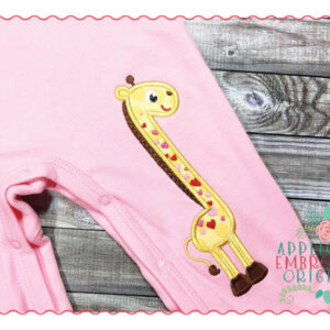 179 Giraffe with Hearts Applique Design