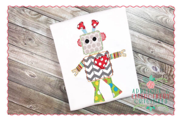 191 Robot with Heart Bean Stitch Applique Design