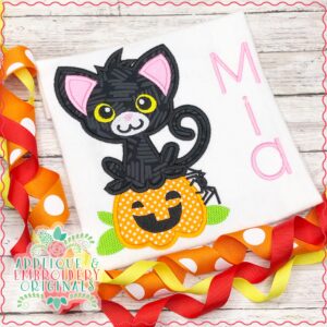 2001 Halloween Kitty on Pumpkin Applique Design