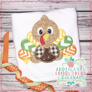 2136 Turkey Sitting Boy Applique Design