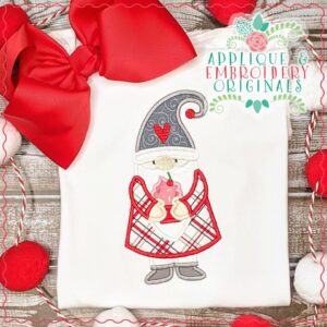 2342 Gnome with Cupcake Applique Design