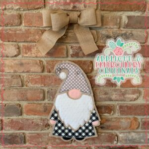 2383 Gnome Door Hanger In-The-Hoop Design