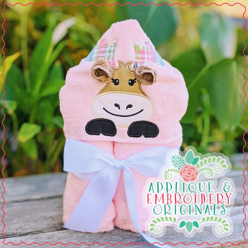 AEO 2456 Polar Bear Girl Hooded Towel 1