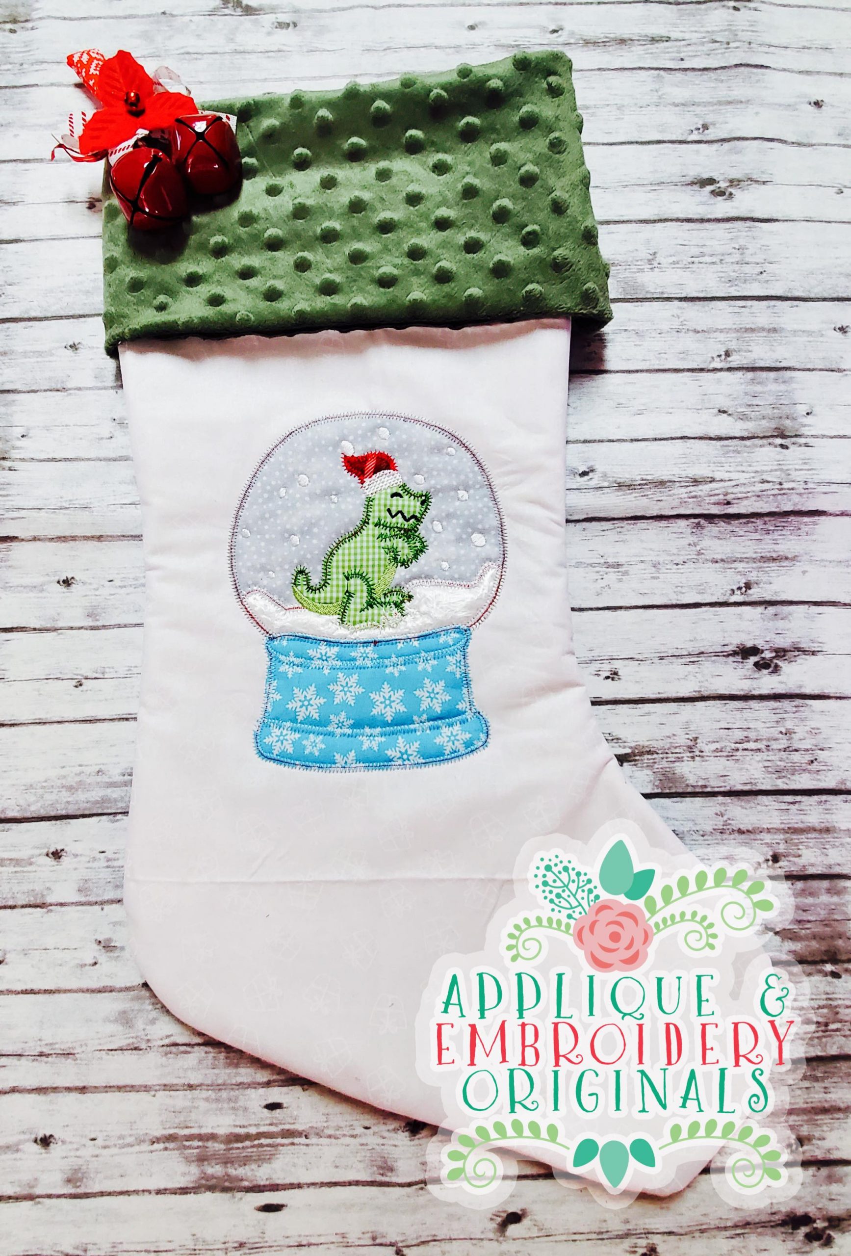 AEO 2880 Dino Snowglobe 1