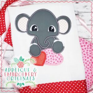 2909 Elephant Sitting on Heart Applique Design
