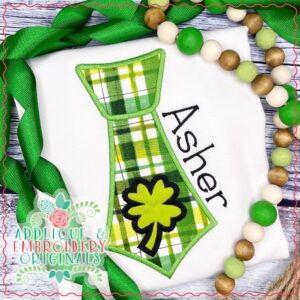 2946 Clover Neck Tie All-In-One Applique Design