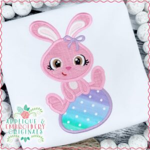3187 Bunny Girl on Egg Applique Design