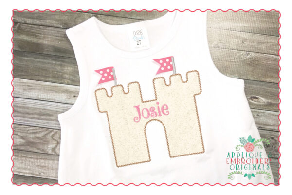 326 Vintage Sandcastle with Ribbon Flags Applique Design