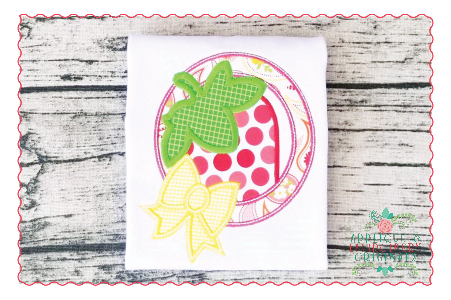 AEO 464 Strawberry Frame with Bow 1