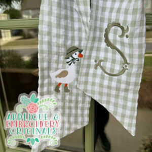 4396 Goose in Bonnet & Boots Filled Embroidery Design